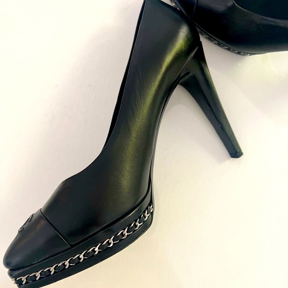 CHANEL CC logo leather chain platform heels; leather chain detail